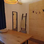 לינה וארוחת בוקר Novy 3*